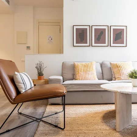 Deco Apartments Barcelona-Sants-2