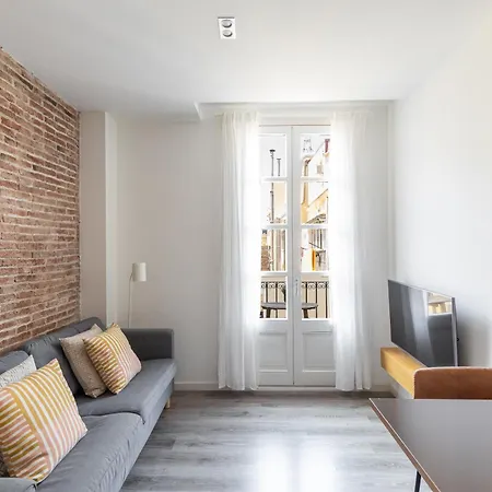 Deco Apartments Barcelona-Sants-3