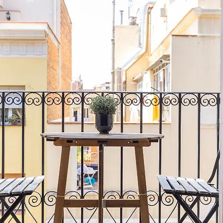 Deco Apartments Barcelona-Sants-3